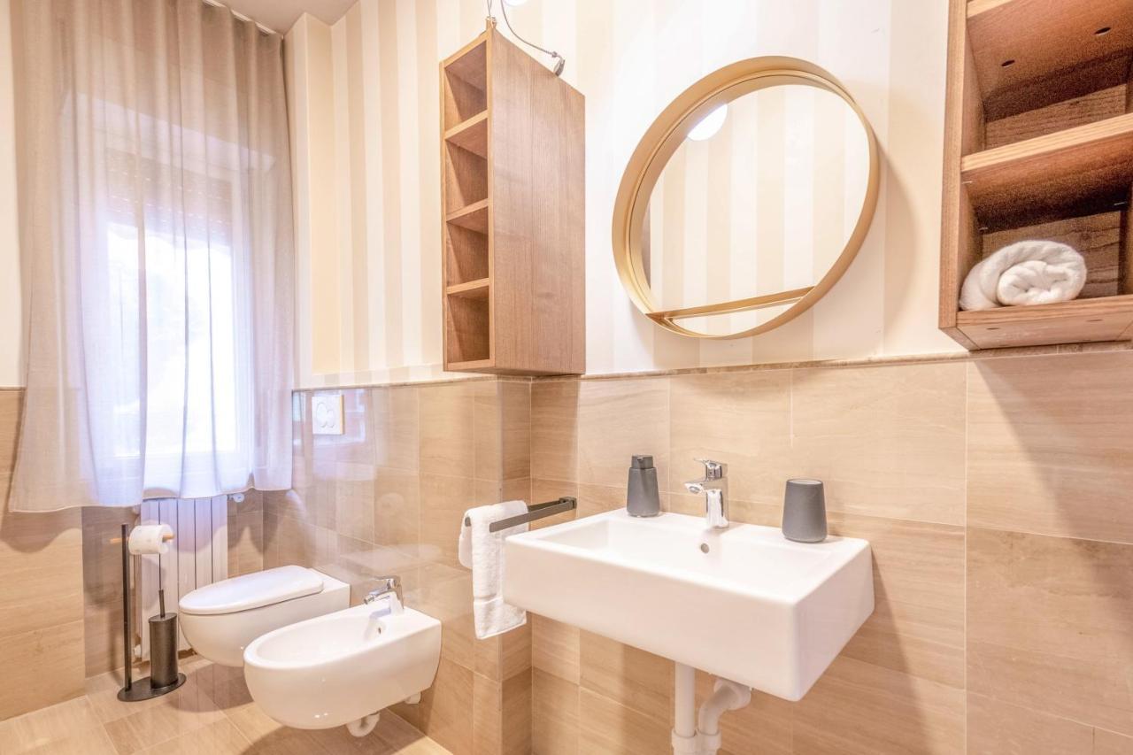 City Gate - Luxury Suites Бари Экстерьер фото