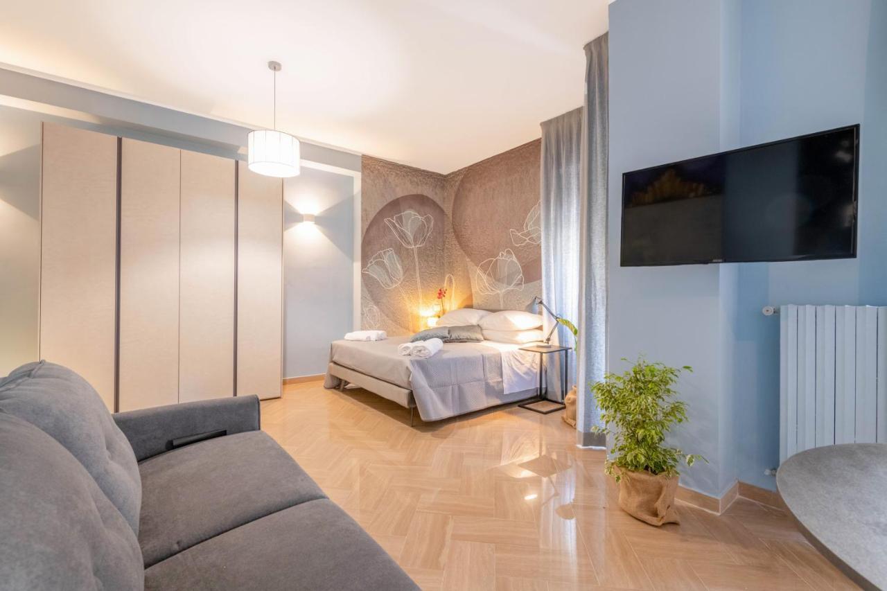 City Gate - Luxury Suites Бари Экстерьер фото