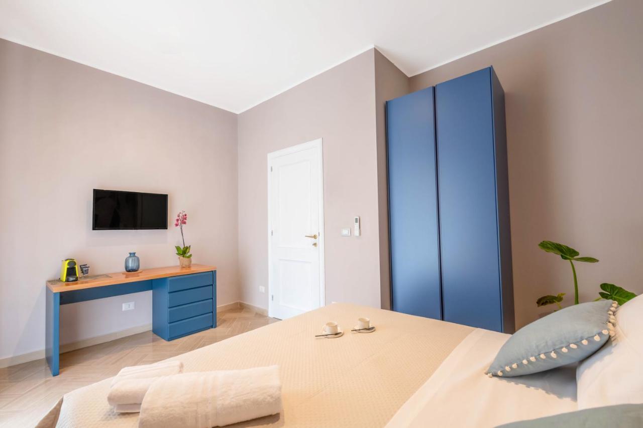 City Gate - Luxury Suites Бари Экстерьер фото